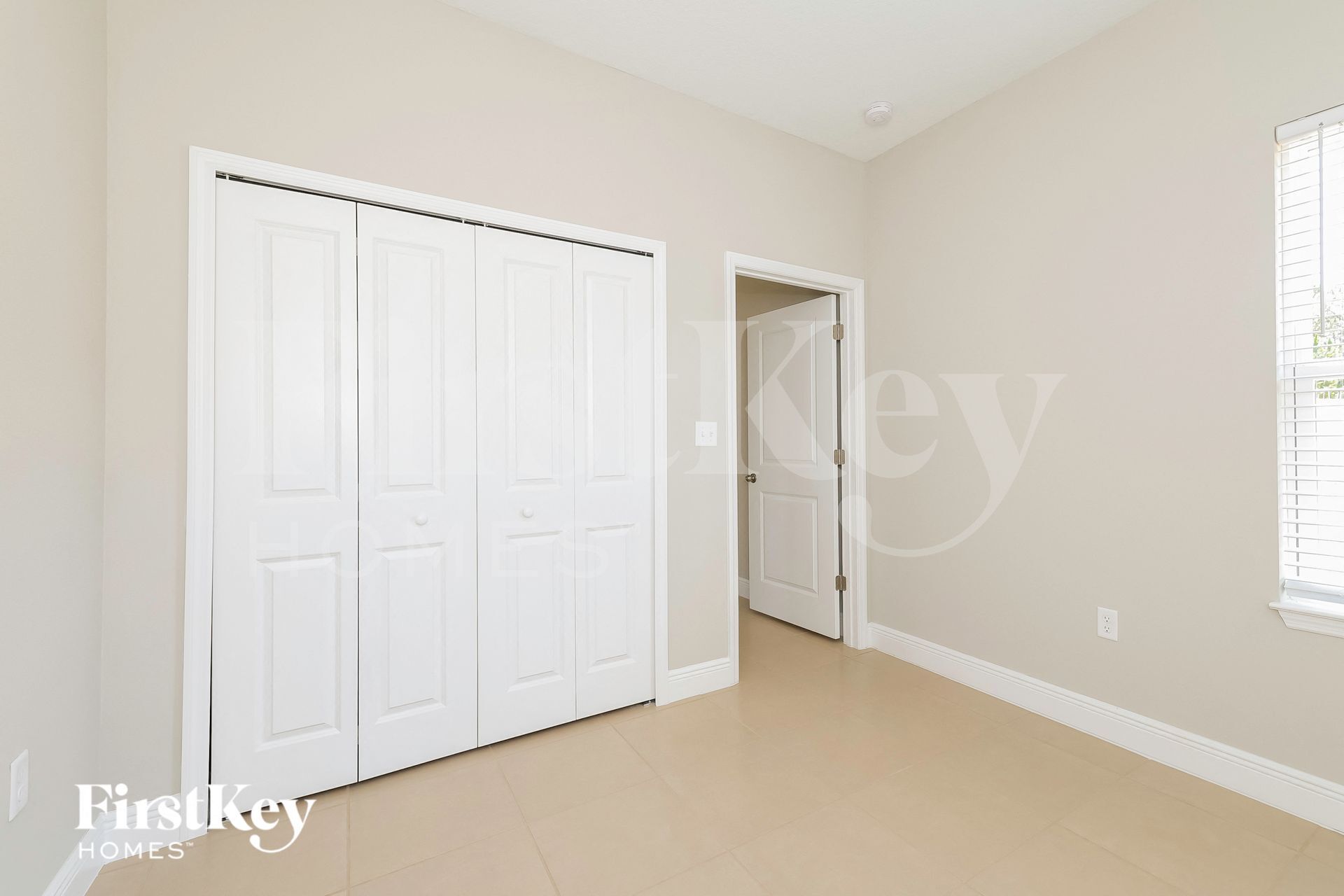 Building Photo - 650 Hudson Valley Dr