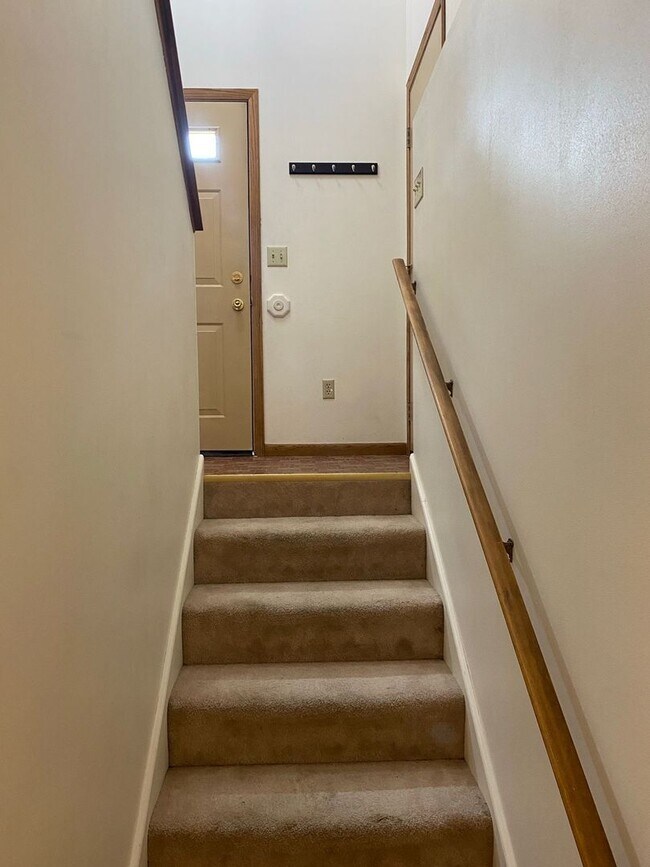 Building Photo - 4407-4409 Forest Valley Rd