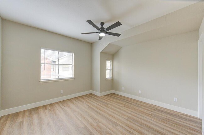 Building Photo - 1103 Dulles Ave