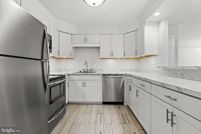 Building Photo - 6301 N Charles St