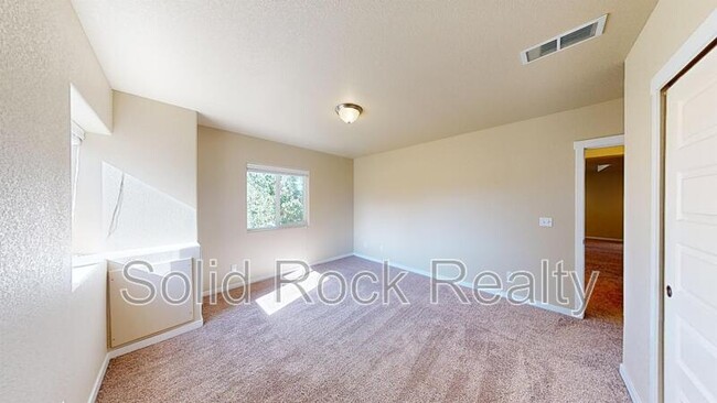 Building Photo - 1097 Antrim Loop