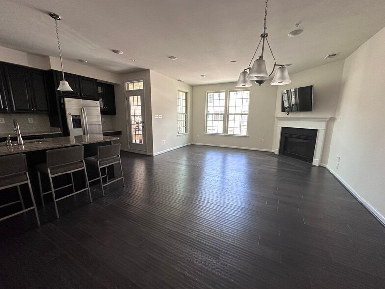 Building Photo - 6466 Walcott Ln