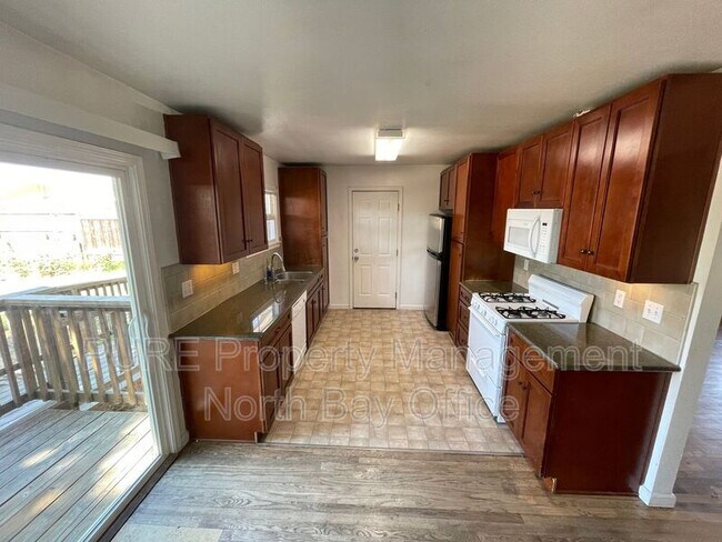 Building Photo - 1492 Gloria Dr