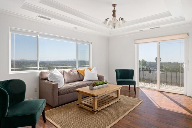 Building Photo - Spacious 7-Bedroom Home with Ocean Views i...