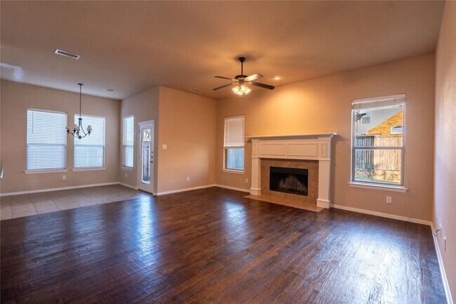 Building Photo - 2505 Vista Oaks Dr