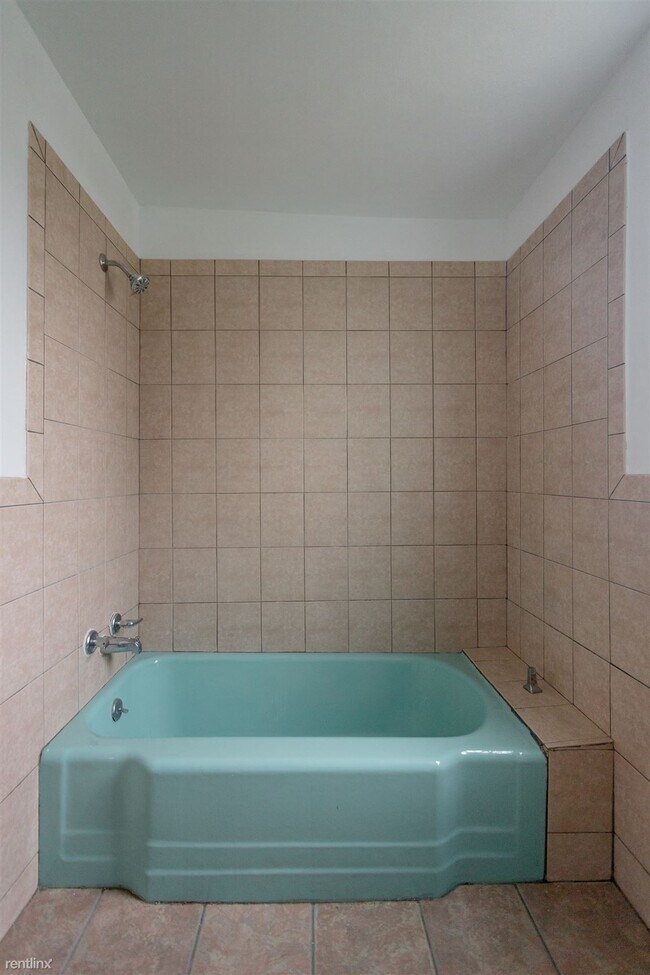 Building Photo - 2 br, 1 bath House - 3080 Goodson St Singl...