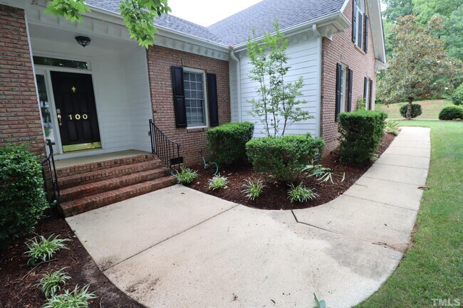 Building Photo - 100 Pebble Ridge Farms Ct