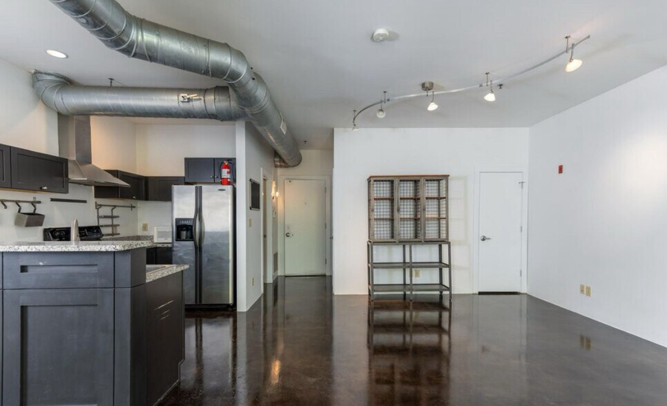 dining room with pantry closet - 400 E Main St