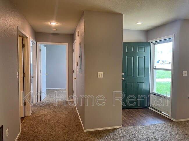 Building Photo - 2128 Highridge Dr