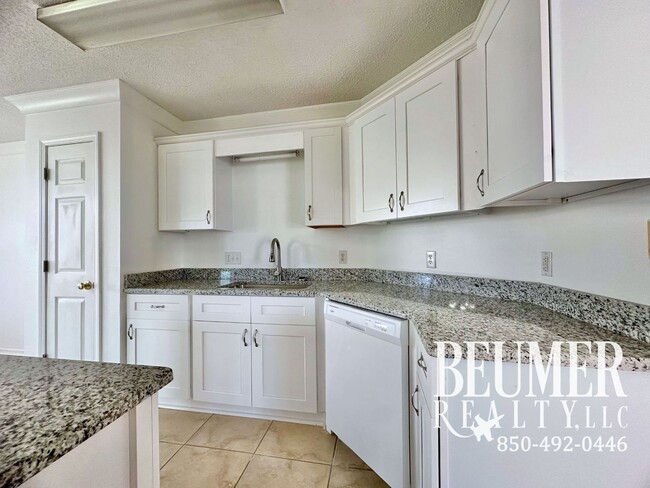 Building Photo - Fantastic Located Home Near NAS for Rent