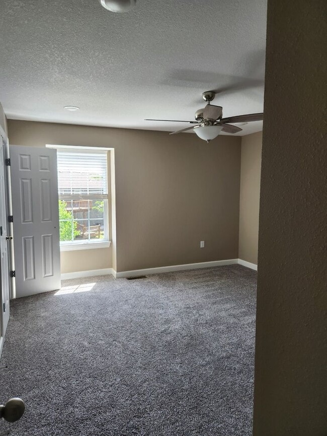 Building Photo - 1213 Pebblecreek Dr