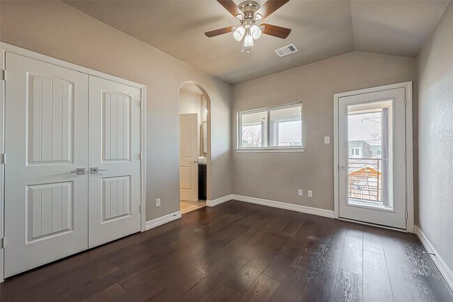 Building Photo - 4307 Hershe St