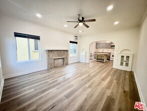 Building Photo - 1419 Bronson Ave