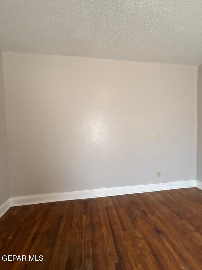 Building Photo - 1114 N El Paso St