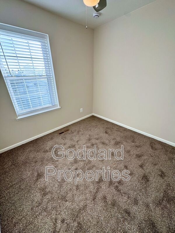 Building Photo - 8843 Hayshed Ln