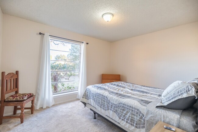 Building Photo - 5457 Blue Quail Dr