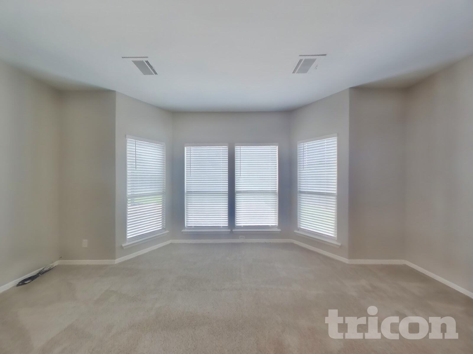 Building Photo - 511 Wolf Dr