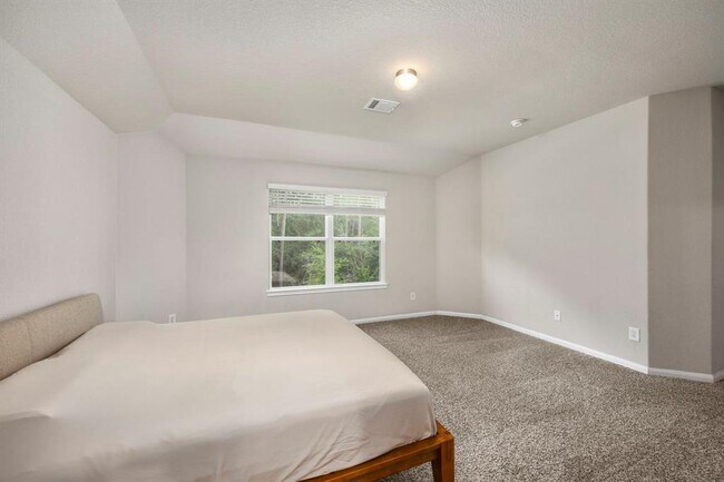 Building Photo - 2256 Raider Dr