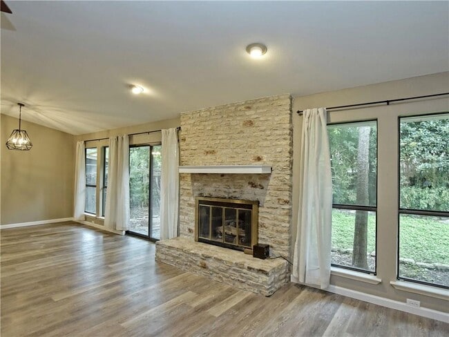 Building Photo - 6206 Sun Vista Dr