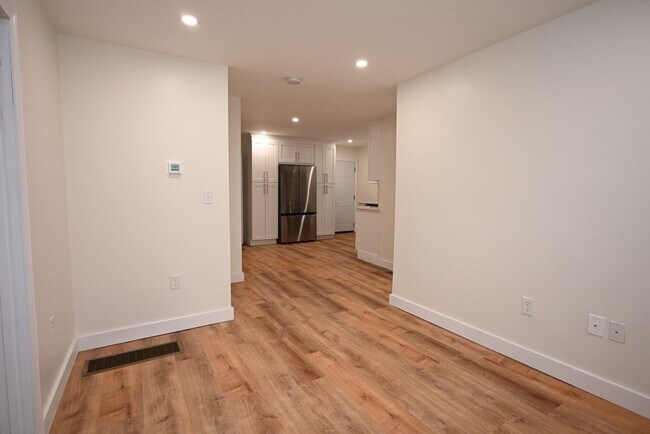 Building Photo - 12 Leroy Ave