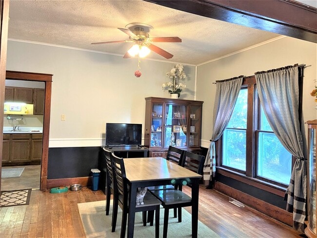 Building Photo - 325 Union St