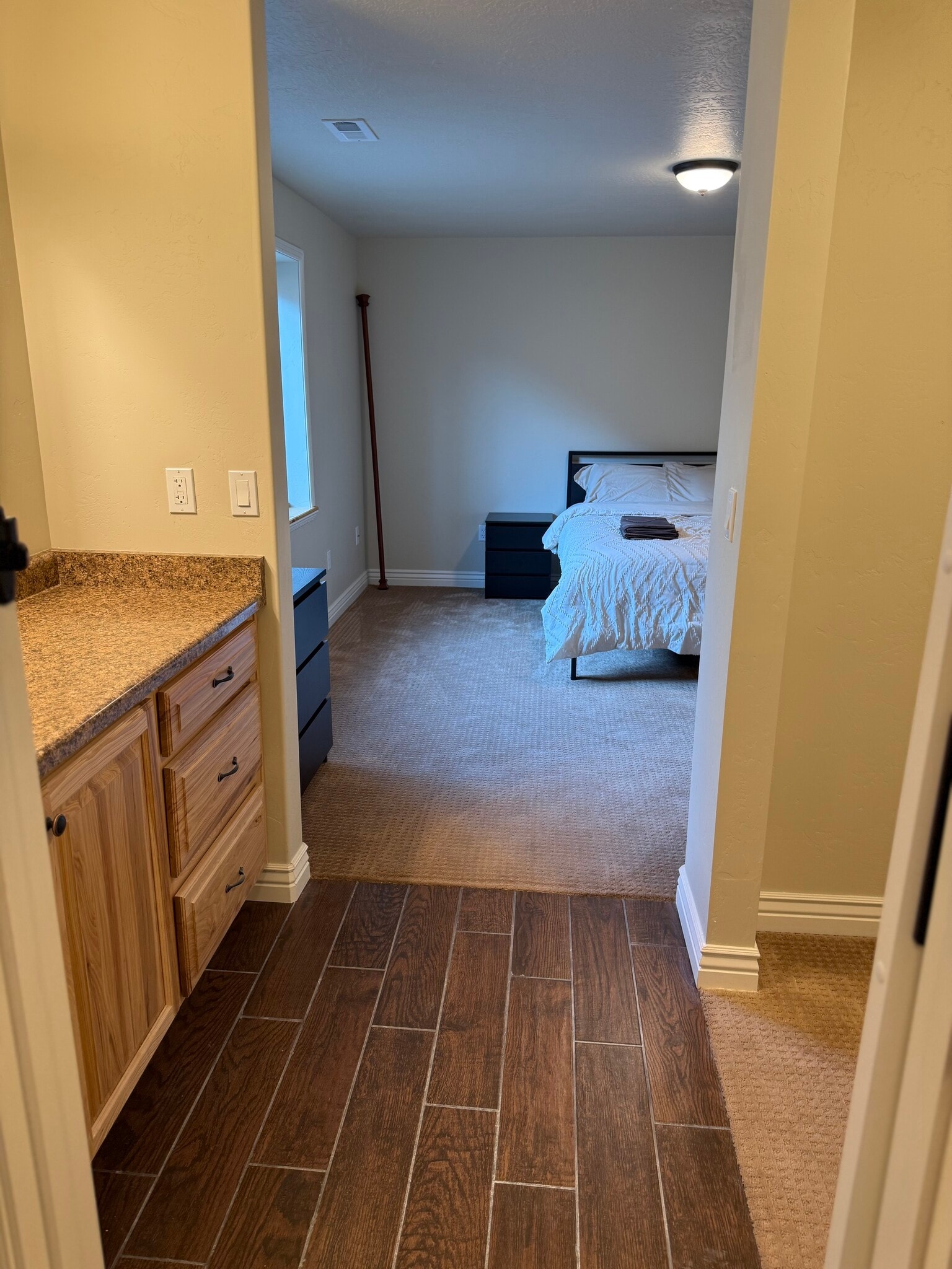 Building Photo - 1213 E St Josephs St