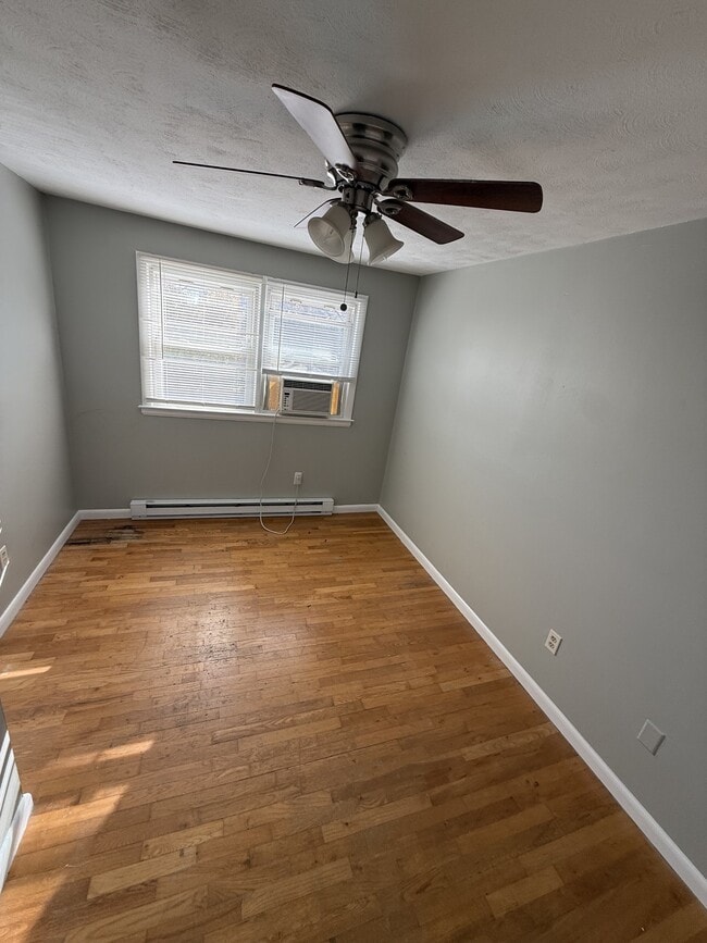 Building Photo - 63 Hiltbrand-Unit 4-3