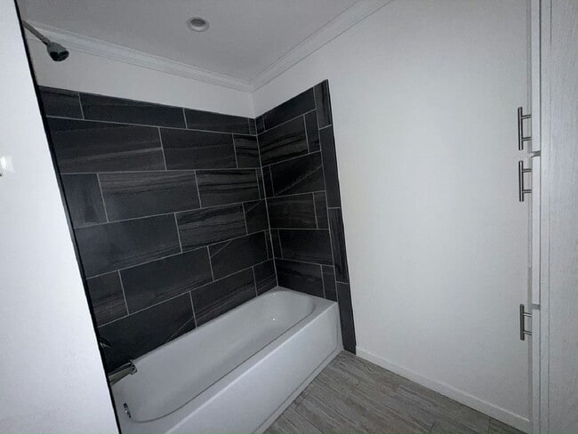 Building Photo - 3614 Vine Trl