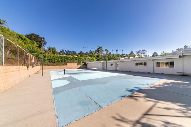 Building Photo - Alto Cedro Estate Lease