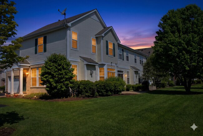 Building Photo - 1447 Millbrook Dr
