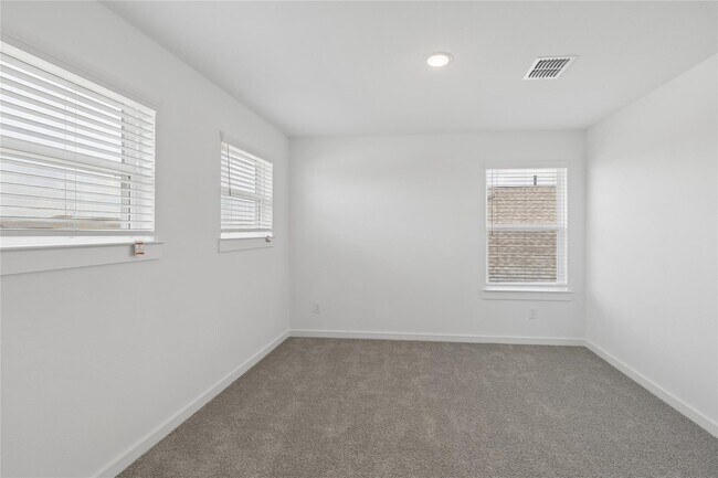 Building Photo - 4727 Bay Vista Dr