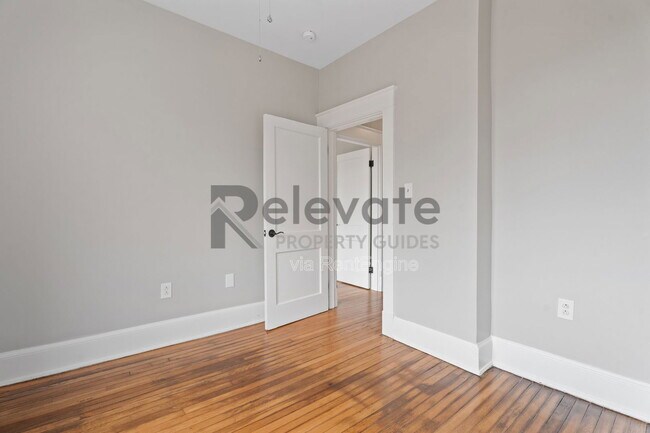 Building Photo - 3204 North Ave