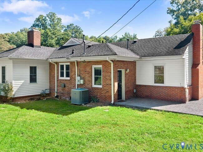 Building Photo - 8913 Michaux Ln