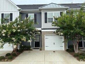 Building Photo - Great Condo On The Riverfront Golf Course