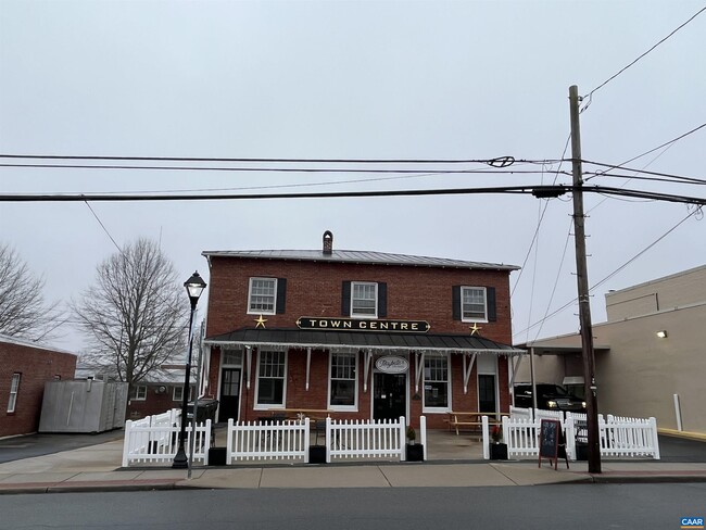 Primary Photo - 102 Main St