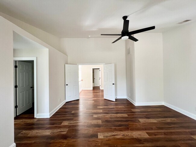 Building Photo - Four bedroom, 3.5 bath house in Elon!  Mus...