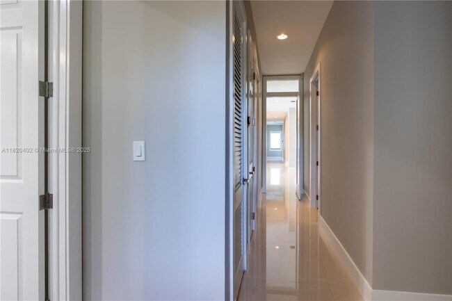 Building Photo - 6090 SW 116th St