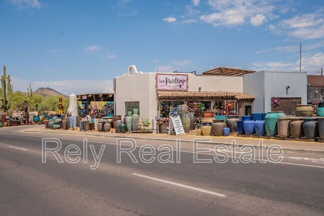 Building Photo - 6050 E Hidden Valley Dr