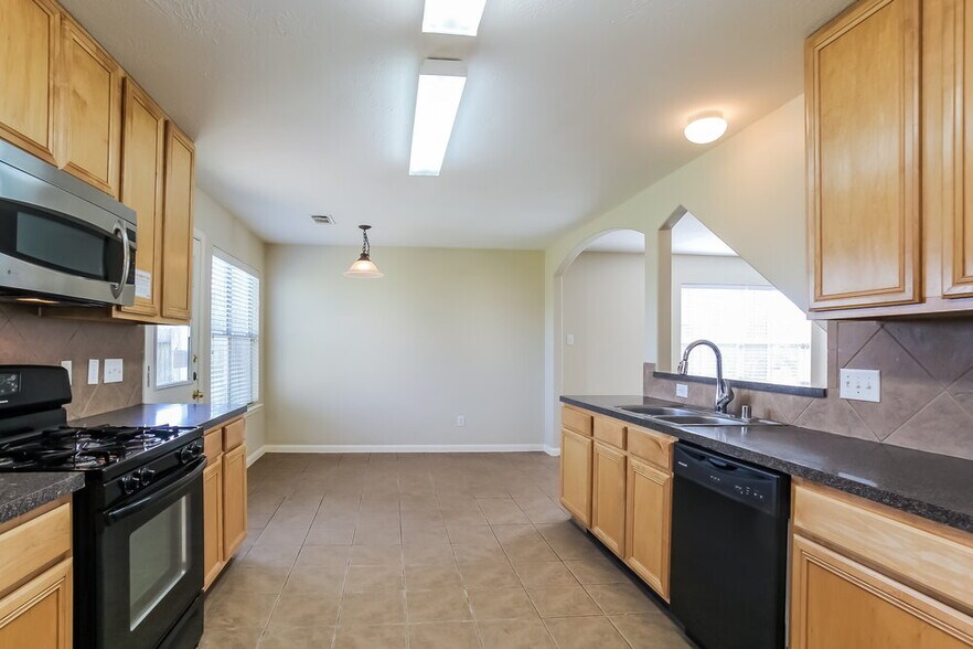 Building Photo - 25306 Barmby Dr