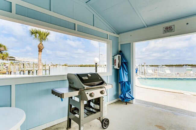 Building Photo - 1745 Gulf Blvd