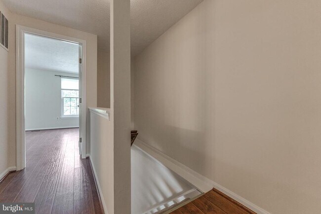 Building Photo - 619 Coral Reef Dr