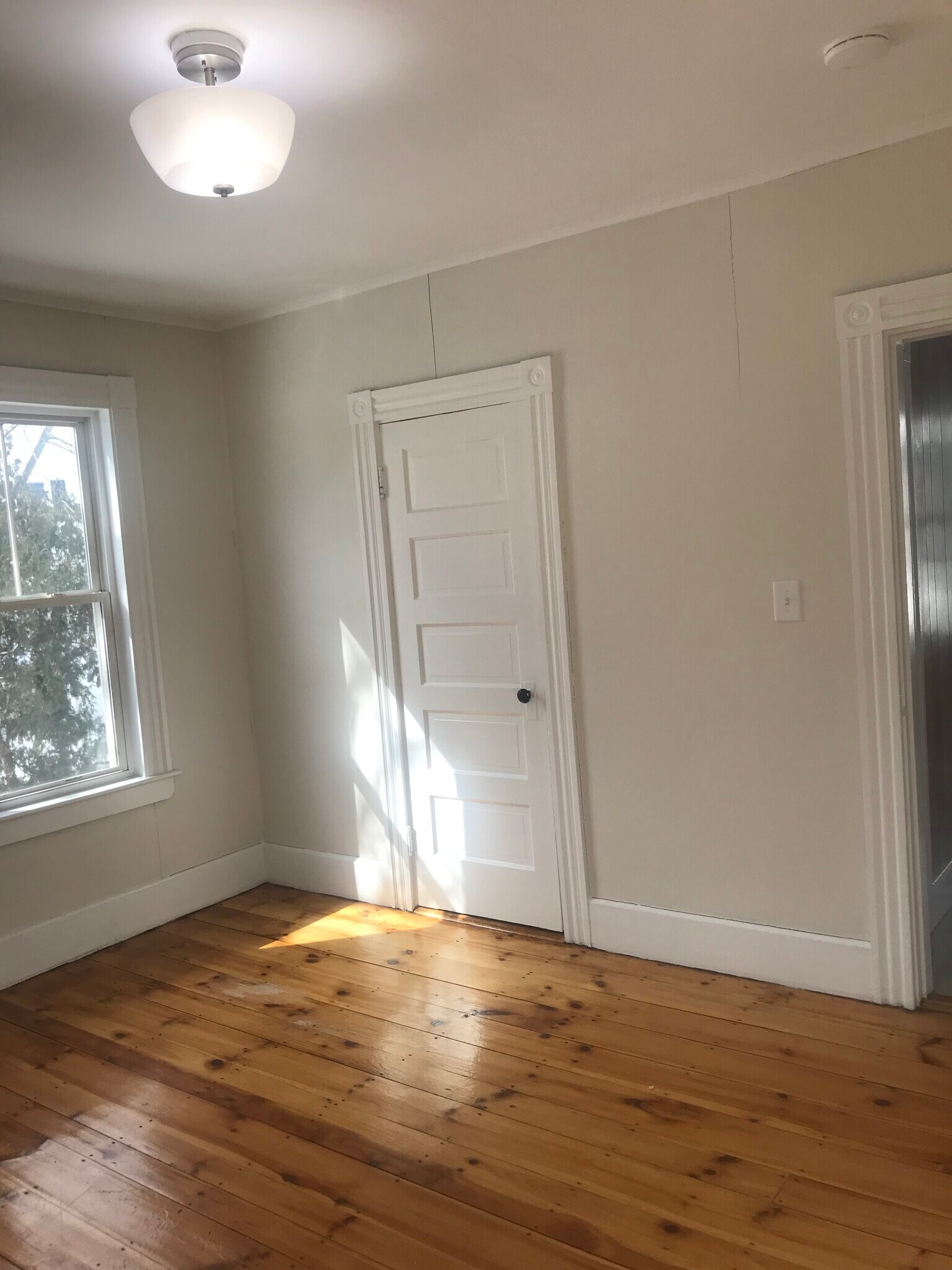 Building Photo - 25R Saunders St