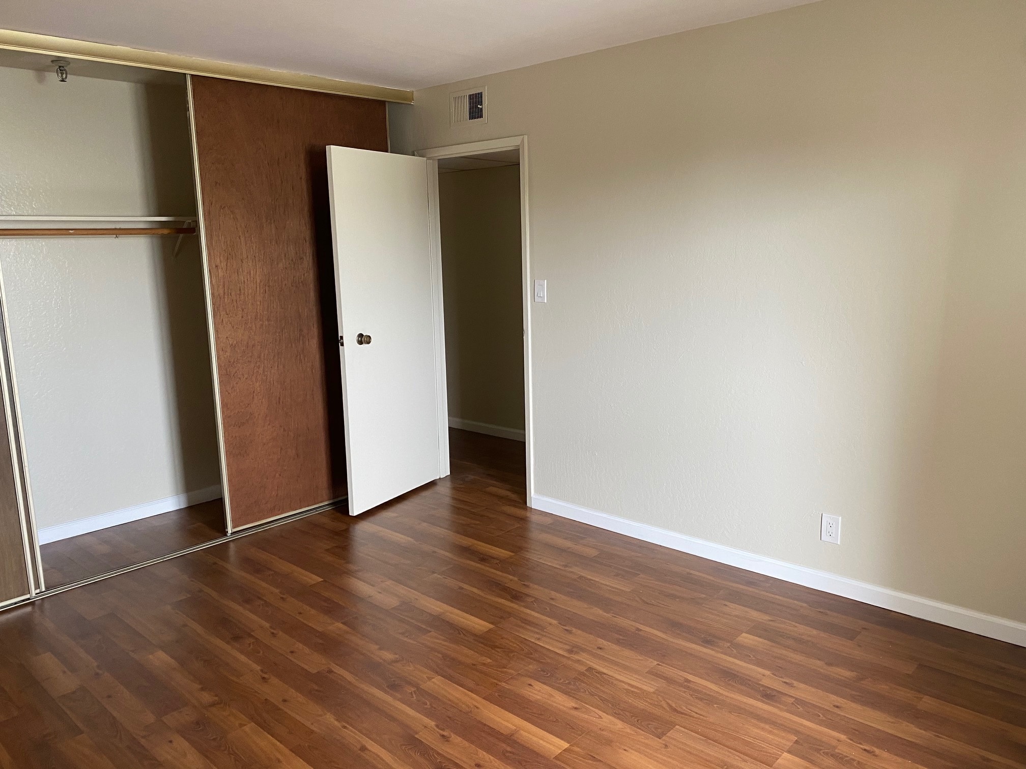 Bedroom #2: different view - 281 Juana Ave