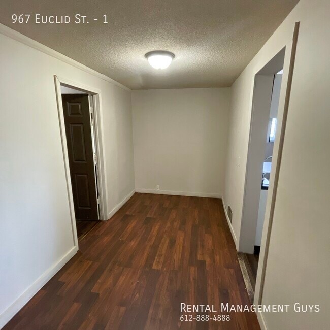 Building Photo - 967 Euclid St