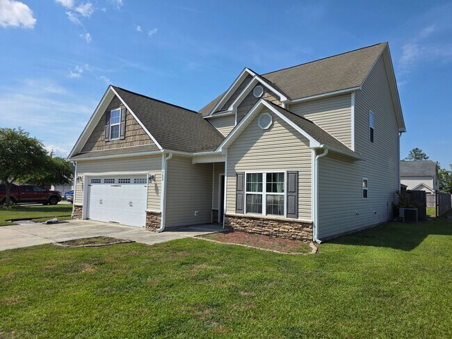 Building Photo - Spacious Carolina Forest Beauty with First-Floor Primary Suite & Community Pool