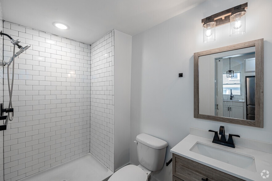 Studio - Bathroom - 48 High St