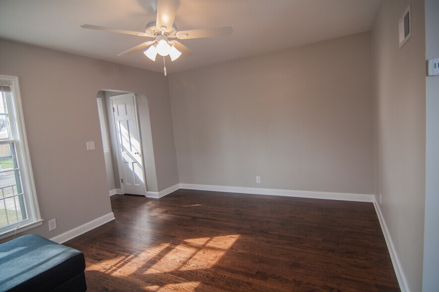 Building Photo - 4149 S 32nd Ave