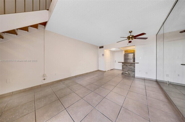 Building Photo - 449 Swallow Dr