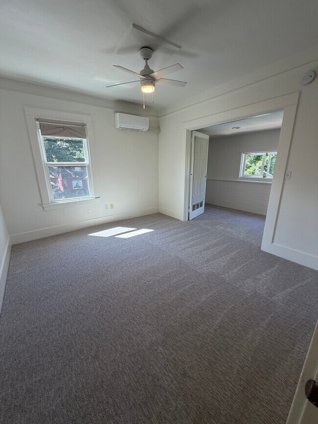 Building Photo - 561 N Simpson St