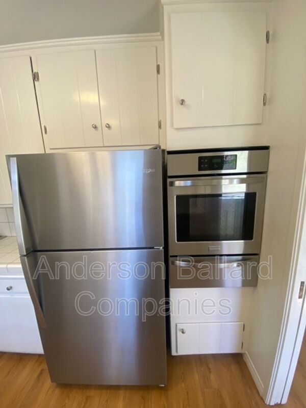 1025 Salisbury Ct 1025 Salisbury Ct Flintridge CA 91011 Apartment